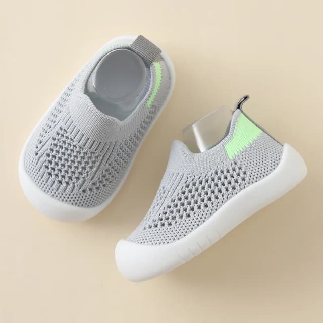 Primavera popular novos sapatos de bebê malha malha respirável criança meninas meninos 0-3t verão deslizamento em tênis casuais da criança antiderrapante prewalker