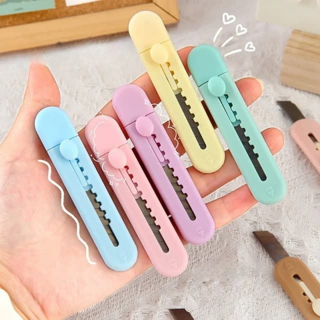 Kawaii Mini Bolso Candy Color Art Utility Faca, Cortador De Papel, Caixa Express, Ferramenta Craft, Escritório, Escola, Artigos de papelaria