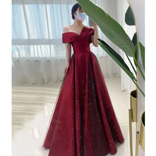 Vestido de noiva de cetim de verão feminino, sensação de alta qualidade, vestido de casamento leve, noivado de um ombro vermelho, banquete de agradecimento